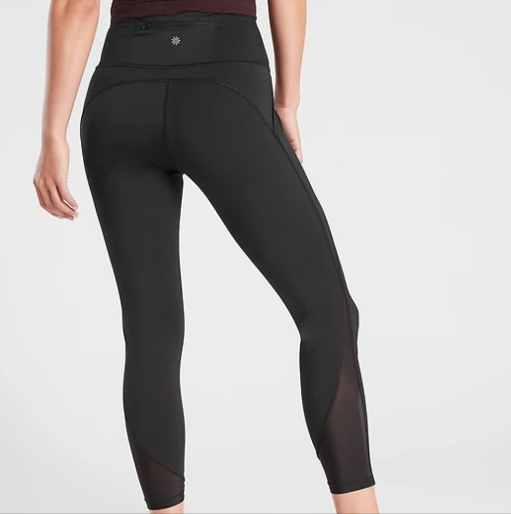 Like New Athleta Black High-Waist Lightning 7/8 Leggings - XS - Picture 2 of 6